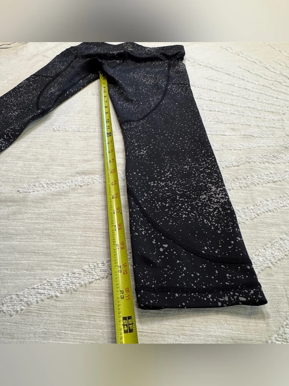 ZYIA Active Women’s Size 6 8 Reflective Splatter 7/8 High-Rise Pocket Leggings